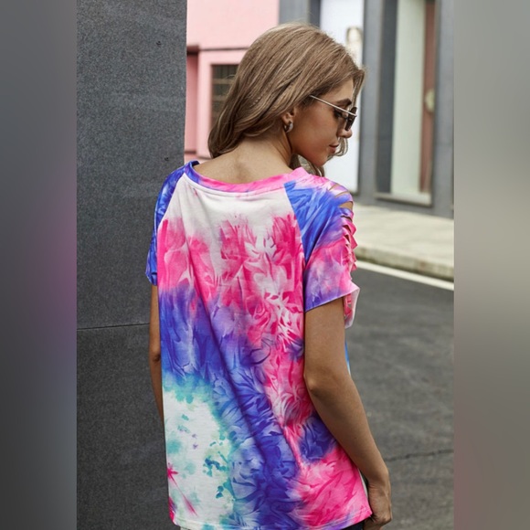 Getting Ripped Raglan Sleeve Tie Dye Top - Picture 3 of 4